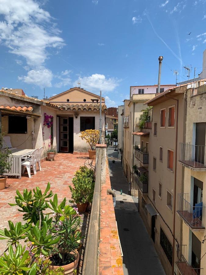 Notaria-Apartamento Y Estudio En Casco Antiguo, Al Lado De Playa, Rambla Y Monasterio, Con Acceso A Terraza Ajardinada Сан-Фелиу-де-Гишольс Экстерьер фото