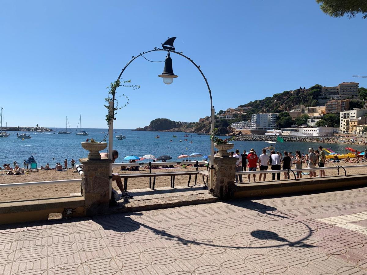 Notaria-Apartamento Y Estudio En Casco Antiguo, Al Lado De Playa, Rambla Y Monasterio, Con Acceso A Terraza Ajardinada Сан-Фелиу-де-Гишольс Экстерьер фото