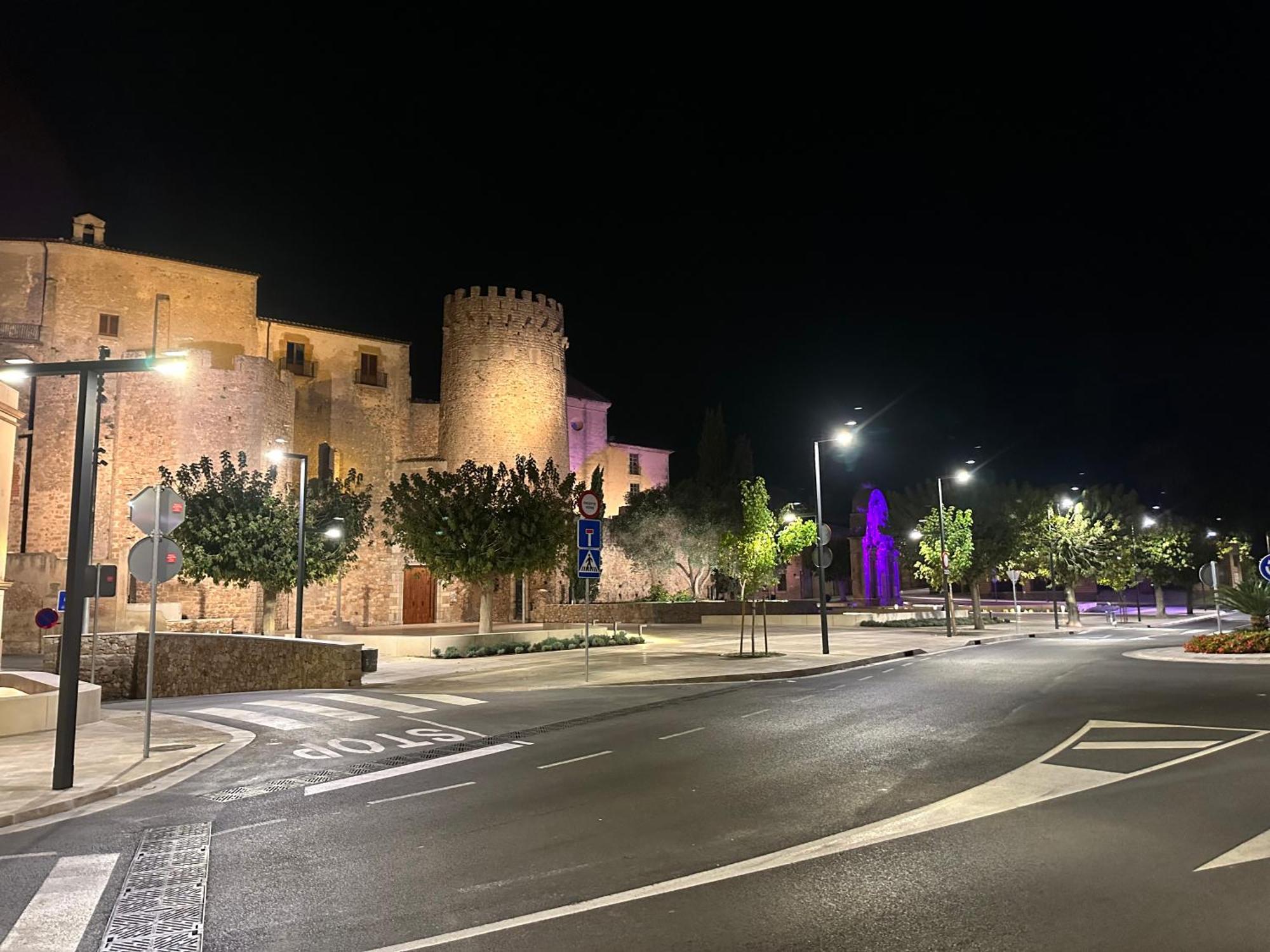 Notaria-Apartamento Y Estudio En Casco Antiguo, Al Lado De Playa, Rambla Y Monasterio, Con Acceso A Terraza Ajardinada Сан-Фелиу-де-Гишольс Экстерьер фото